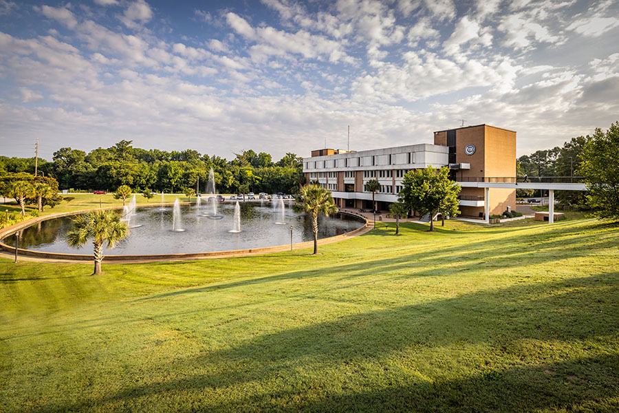 An image of the 5000 building on the main fdtc campus in florence